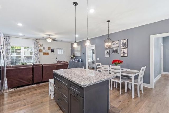 208 15th Ave, E, Springfield, TN 37172