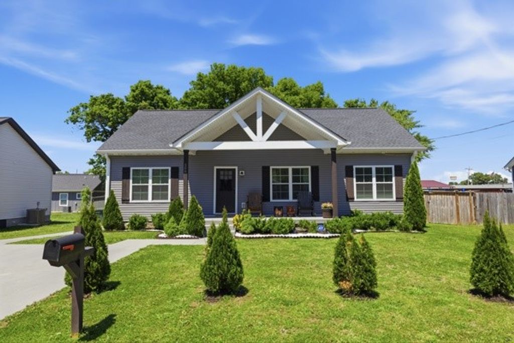 208 15th Ave, E, Springfield, TN 37172