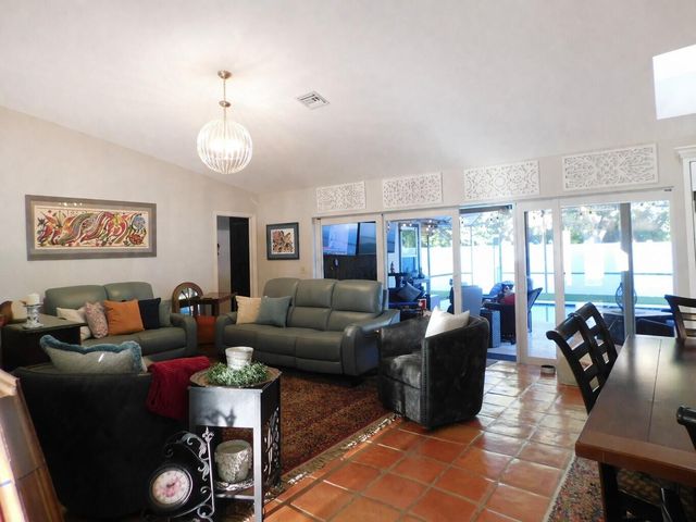 1129 W Rainwood Cir W, Palm Beach Gardens, FL 33410