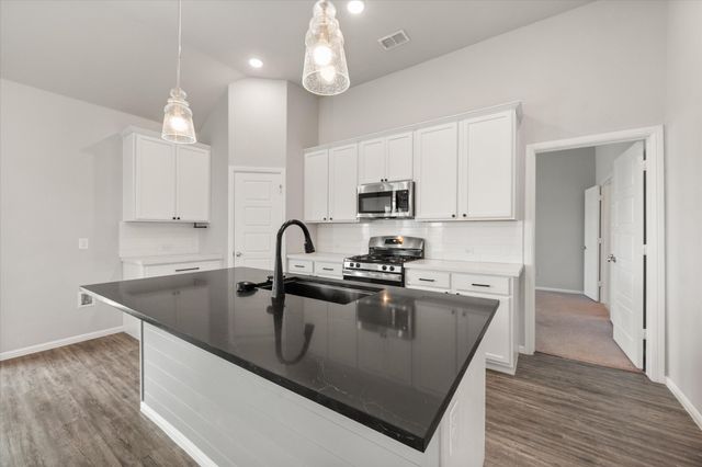 6910 Prairieside Trail, Venus, TX 76084