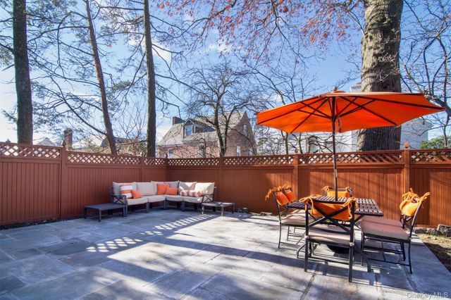 233 Kneeland Avenue, Yonkers, NY 10705