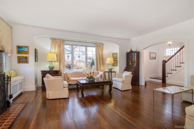 233 Kneeland Avenue, Yonkers, NY 10705