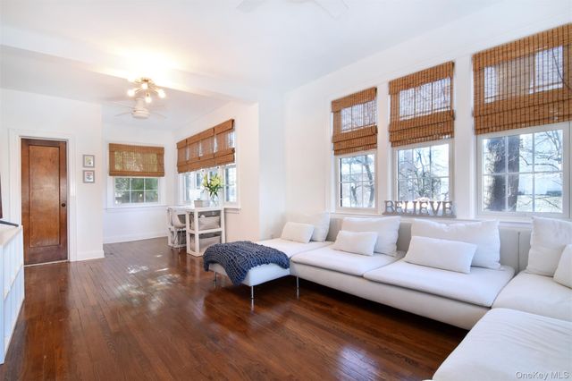 233 Kneeland Avenue, Yonkers, NY 10705