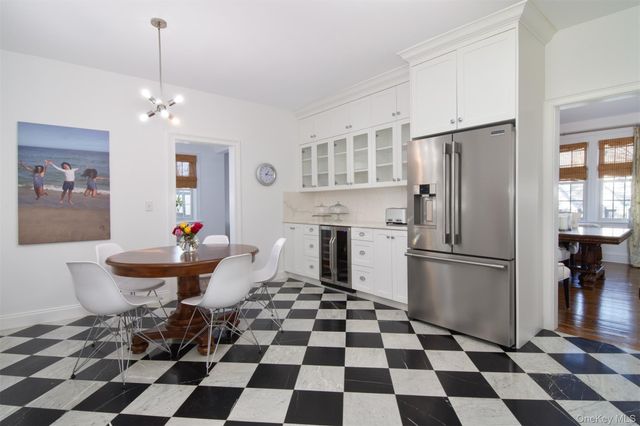 233 Kneeland Avenue, Yonkers, NY 10705