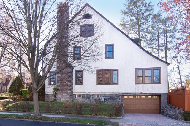 233 Kneeland Avenue, Yonkers, NY 10705