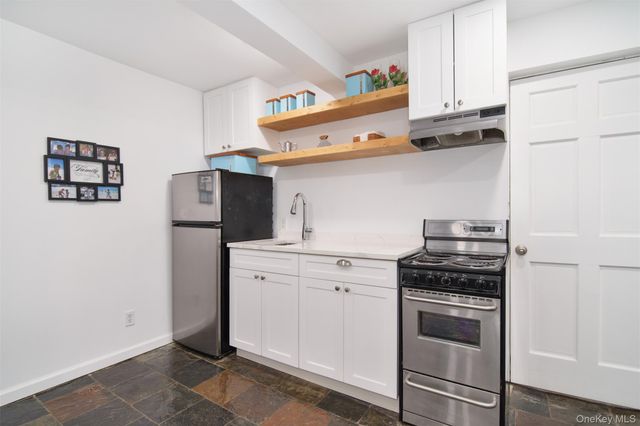 233 Kneeland Avenue, Yonkers, NY 10705