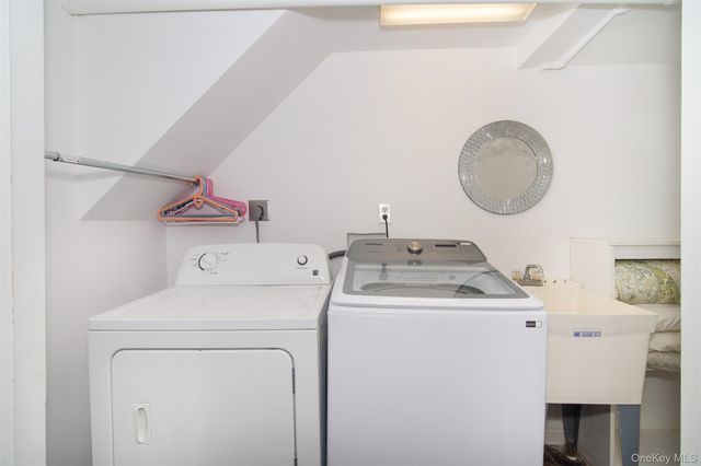 233 Kneeland Avenue, Yonkers, NY 10705