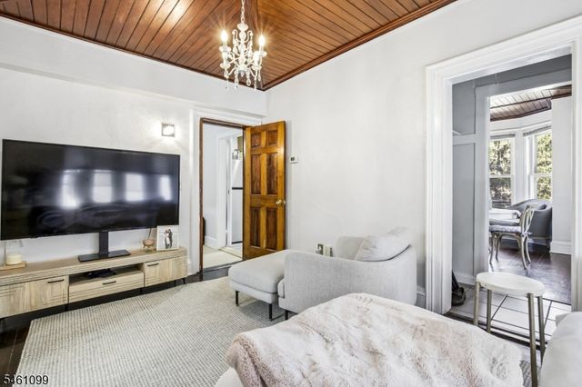 48 Kent Place Blvd, Summit City, NJ 07901