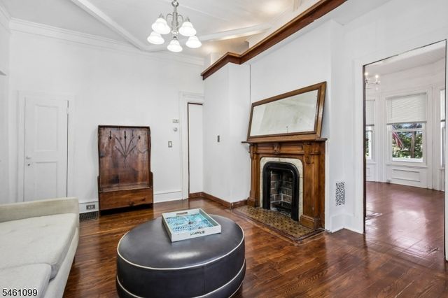 48 Kent Place Blvd, Summit City, NJ 07901