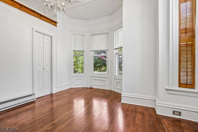 48 Kent Place Blvd, Summit City, NJ 07901