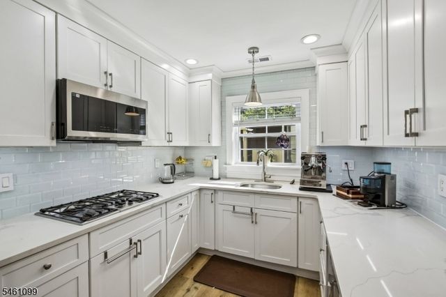48 Kent Place Blvd, Summit City, NJ 07901