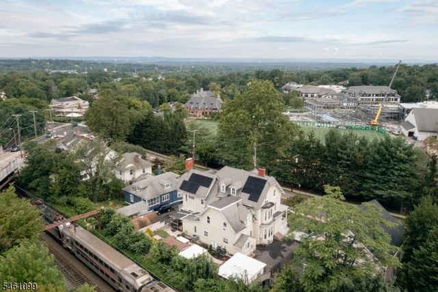 48 Kent Place Blvd, Summit City, NJ 07901