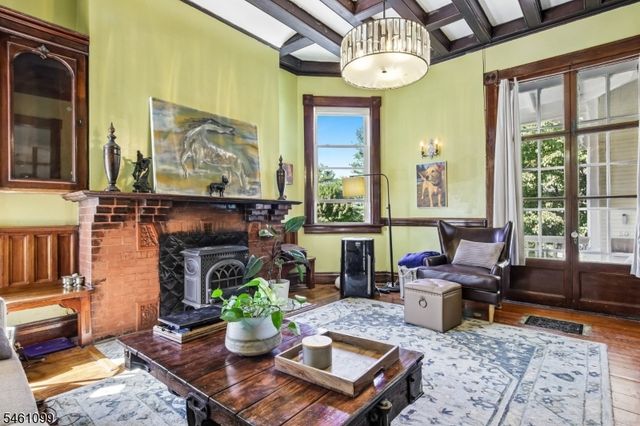 48 Kent Place Blvd, Summit City, NJ 07901