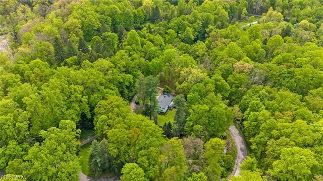 2000 Berkshire Road, Gates Mills, OH 44040