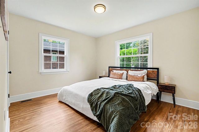 4065 Hiddenbrook Drive, Charlotte, NC 28205