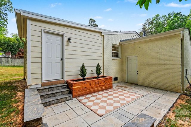 4065 Hiddenbrook Drive, Charlotte, NC 28205