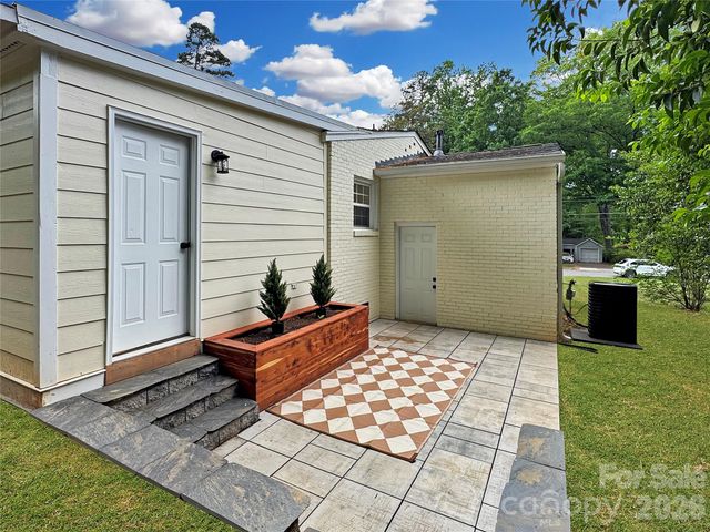 4065 Hiddenbrook Drive, Charlotte, NC 28205
