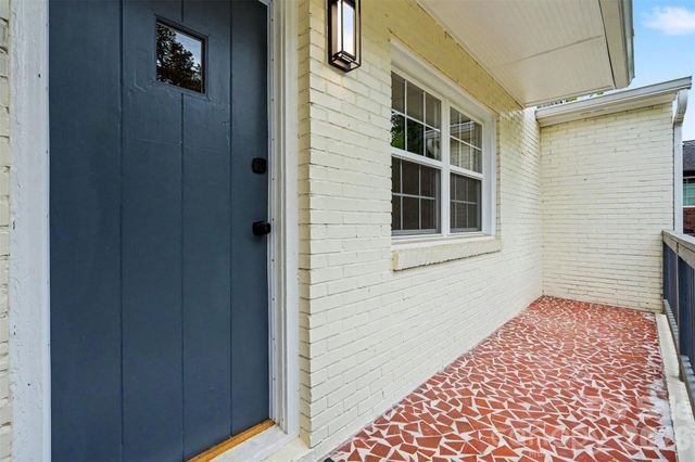 4065 Hiddenbrook Drive, Charlotte, NC 28205
