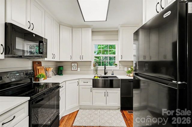 4065 Hiddenbrook Drive, Charlotte, NC 28205
