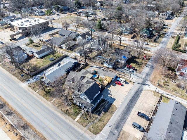 400 Mount Olive Street, Siloam Springs, AR 72761