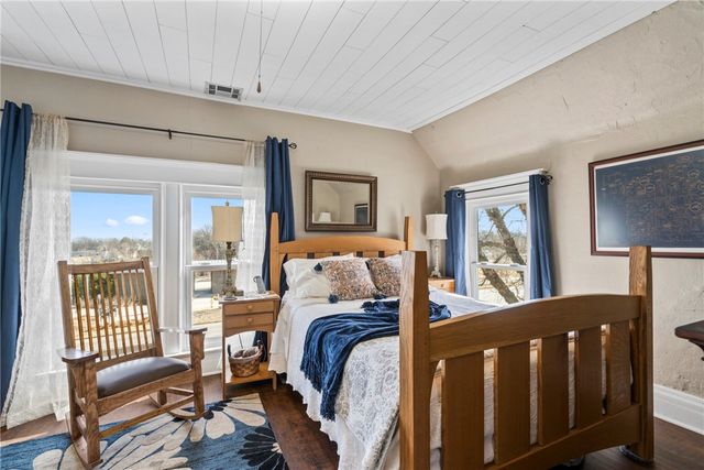 400 Mount Olive Street, Siloam Springs, AR 72761