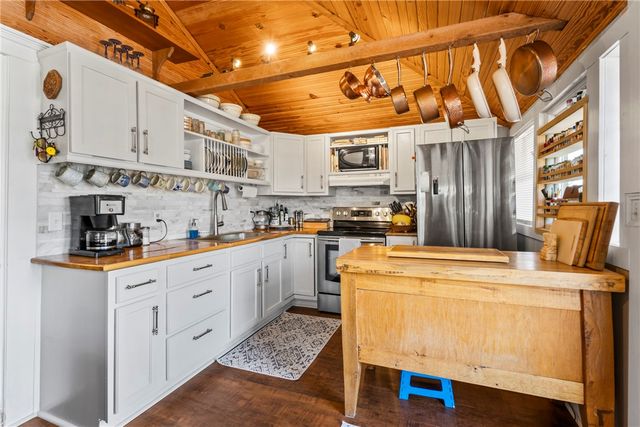 400 Mount Olive Street, Siloam Springs, AR 72761