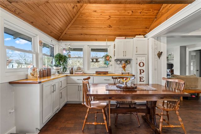 400 Mount Olive Street, Siloam Springs, AR 72761