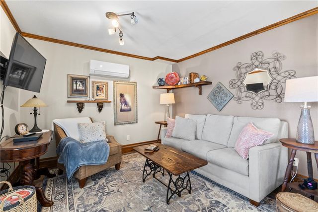 400 Mount Olive Street, Siloam Springs, AR 72761