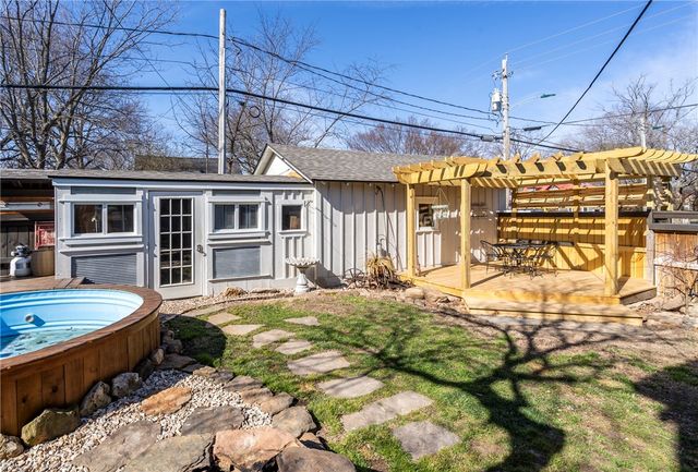 400 Mount Olive Street, Siloam Springs, AR 72761