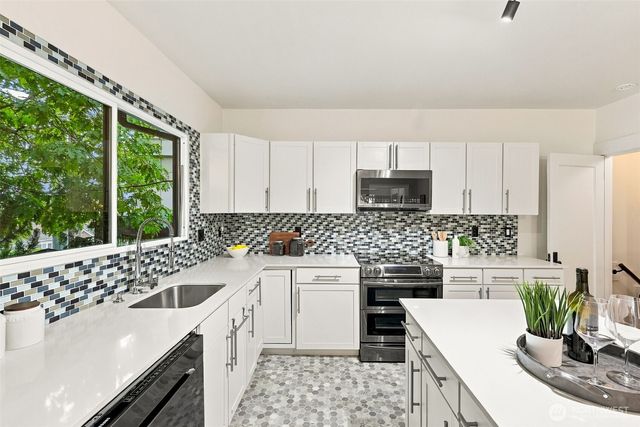 5503 4th Avenue NW, Seattle, WA 98107