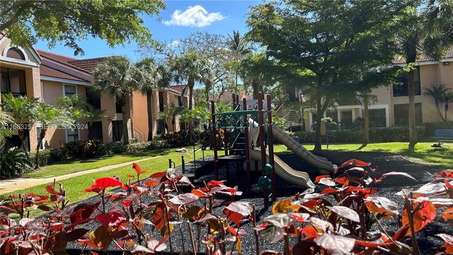 15551 SW 104th Terrace 828, Miami, FL 33196