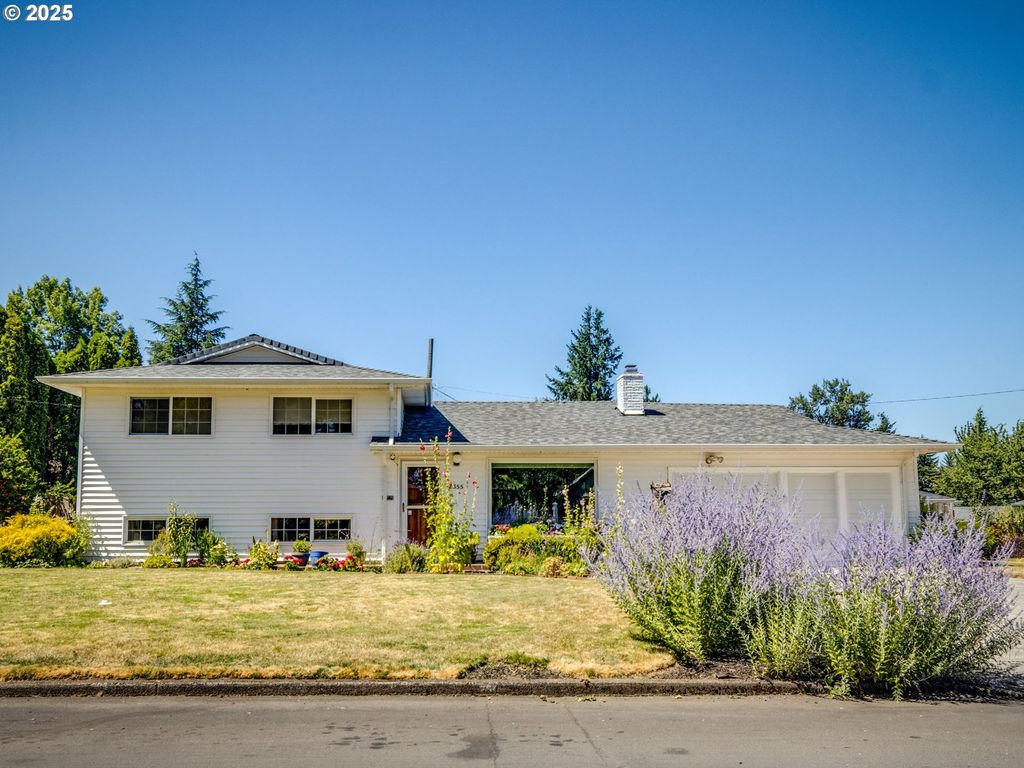 2555 Ne 146TH Dr, Portland, OR 97230