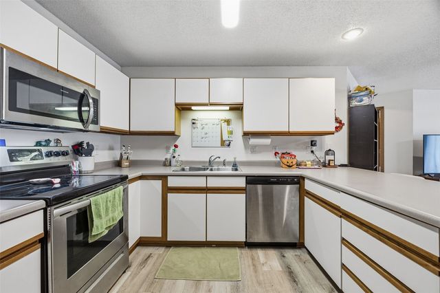 140 Shannon Drive 6, North Liberty, IA 52317