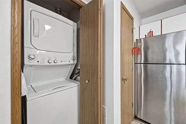 140 Shannon Drive 6, North Liberty, IA 52317