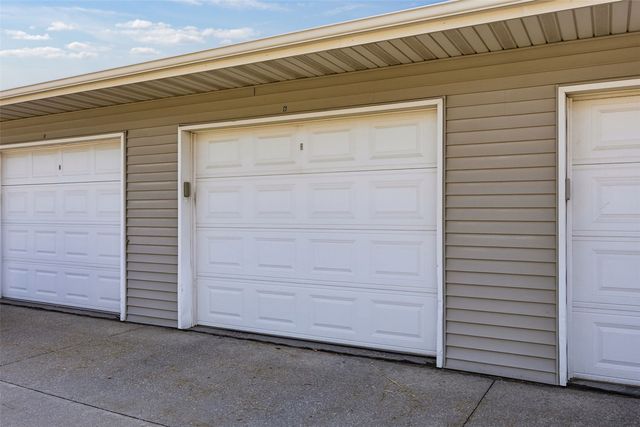 140 Shannon Drive 6, North Liberty, IA 52317