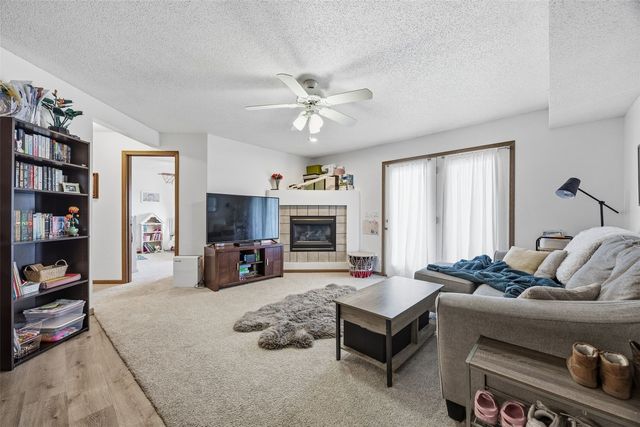 140 Shannon Drive 6, North Liberty, IA 52317