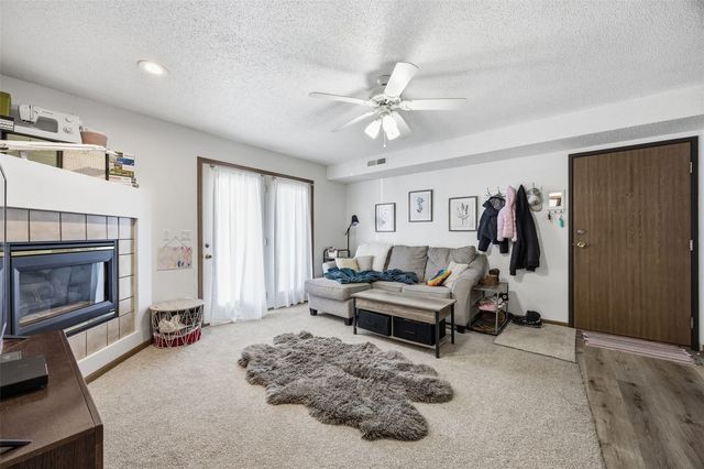 140 Shannon Drive 6, North Liberty, IA 52317