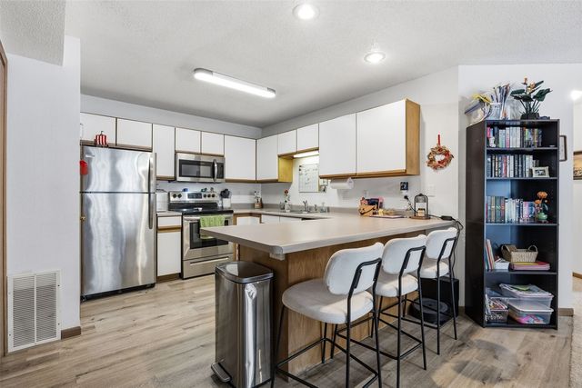 140 Shannon Drive 6, North Liberty, IA 52317