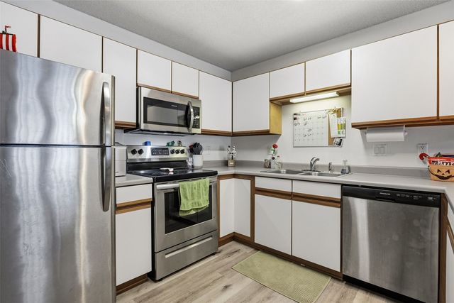 140 Shannon Drive 6, North Liberty, IA 52317