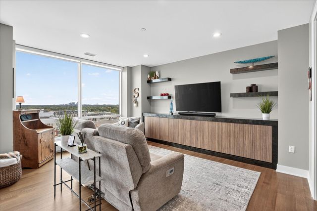 3209 Galleria 1406, Edina, MN 55435