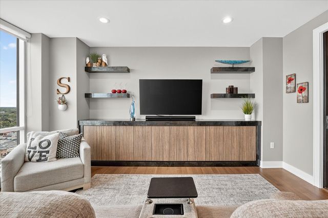 3209 Galleria 1406, Edina, MN 55435