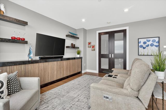 3209 Galleria 1406, Edina, MN 55435