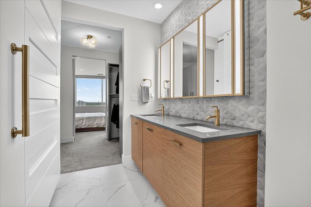 3209 Galleria 1406, Edina, MN 55435