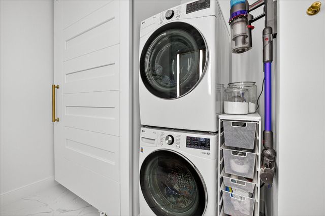 3209 Galleria 1406, Edina, MN 55435