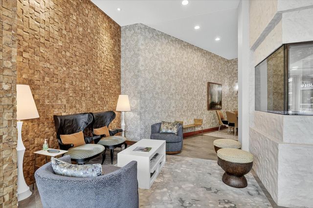 3209 Galleria 1406, Edina, MN 55435