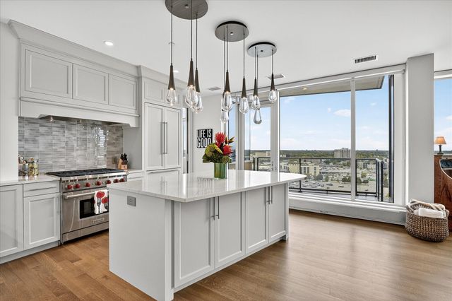 3209 Galleria 1406, Edina, MN 55435