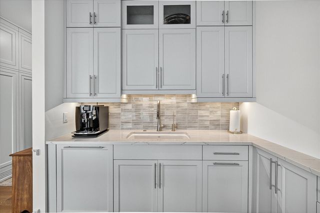 3209 Galleria 1406, Edina, MN 55435