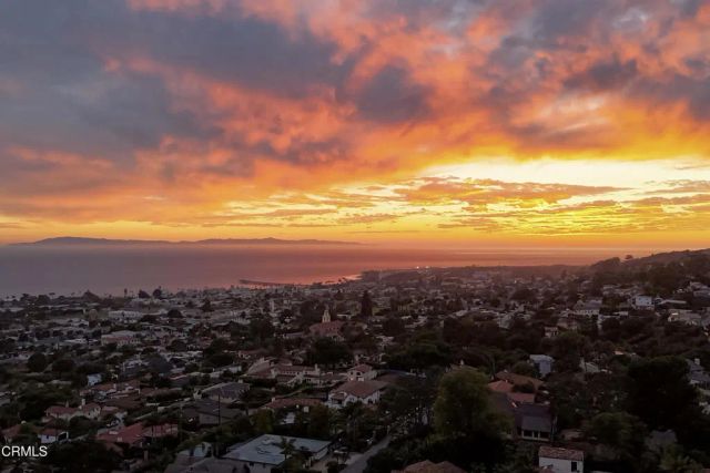 2462 Pierpont Boulevard, Ventura, CA 93001