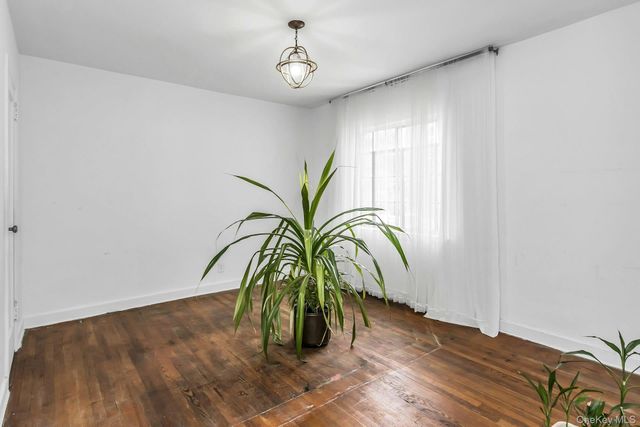 12-08 152nd Street, Whitestone, NY 11357