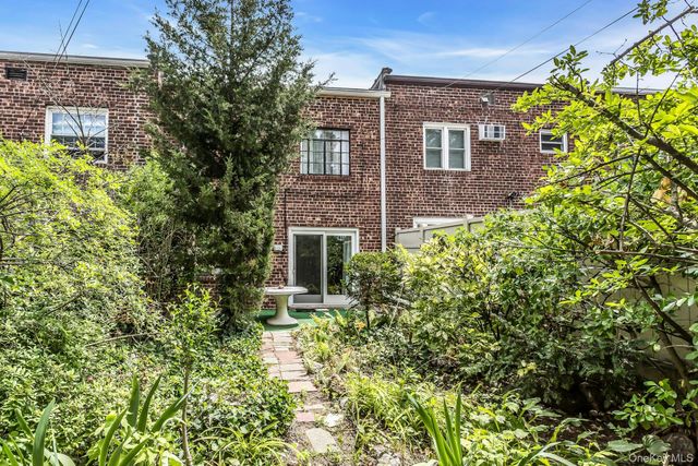 12-08 152nd Street, Whitestone, NY 11357